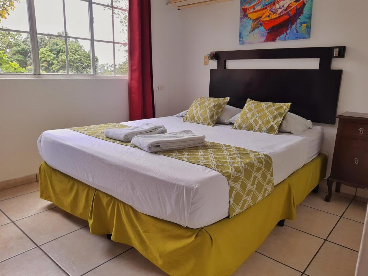 Suites & Apartments San Benito - Flats San Salvador Eksteriør billede